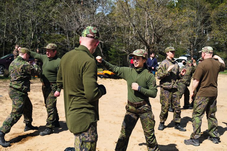 Finlandia; Helsinki,; entrenamiento militar, MUNDO