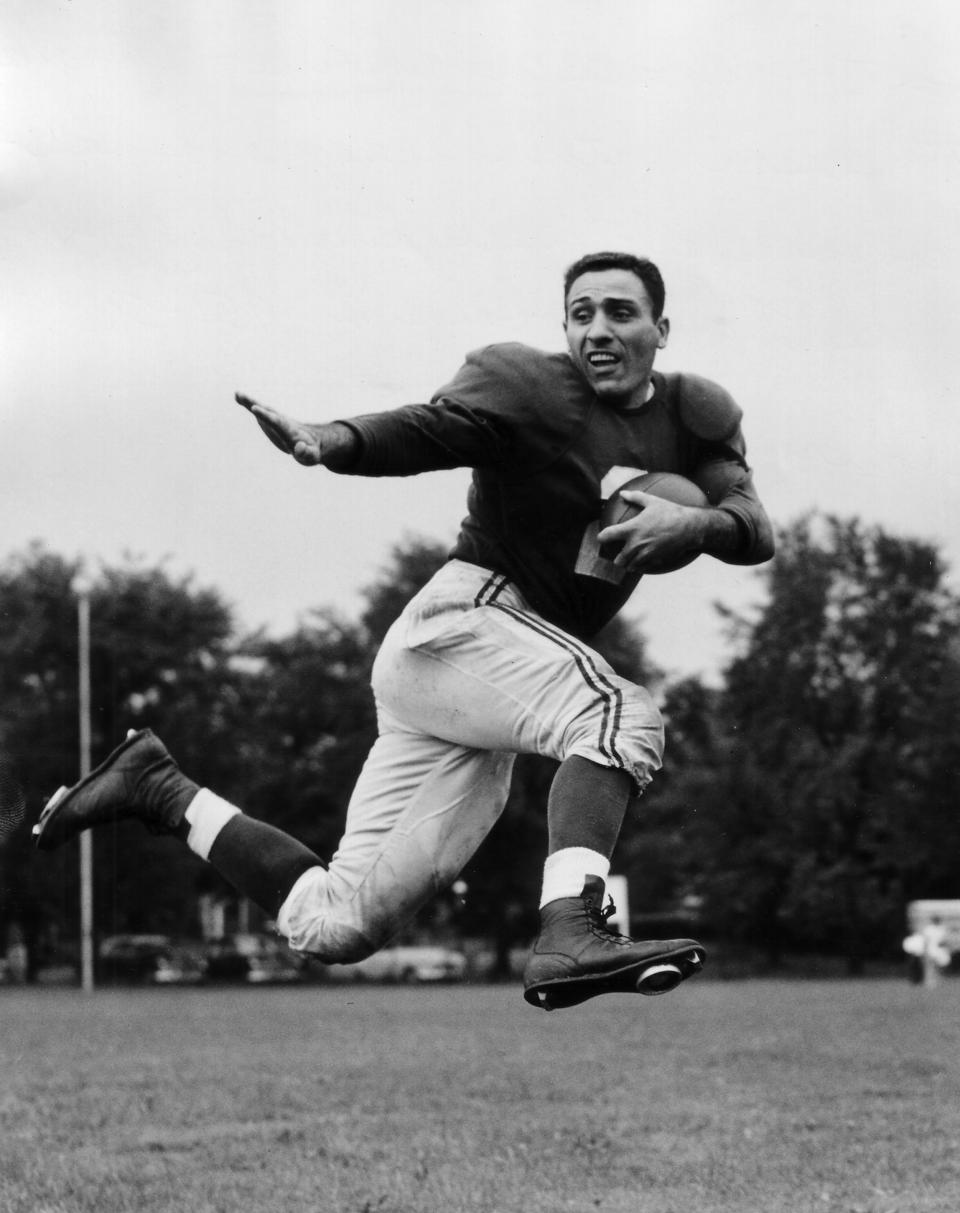 Left half back Charles Trippi of the Chicago Cardinals, July 7, 1953. (AP Photo)