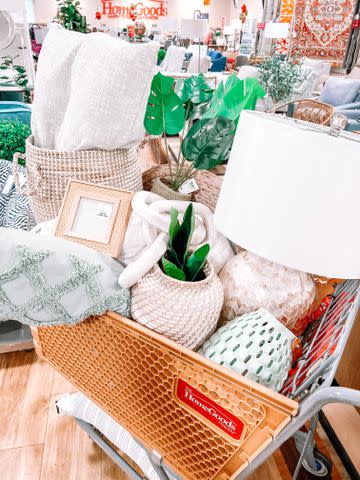 <p>HomeGoods</p>