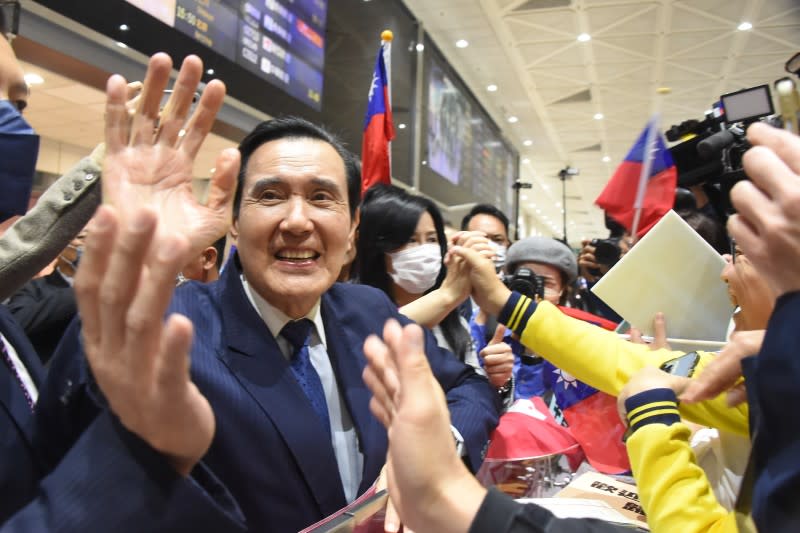 20230407-前總統馬英九7日結束赴中「祭祖之旅」，下午自上海返抵桃園國際機場。（顏麟宇攝）