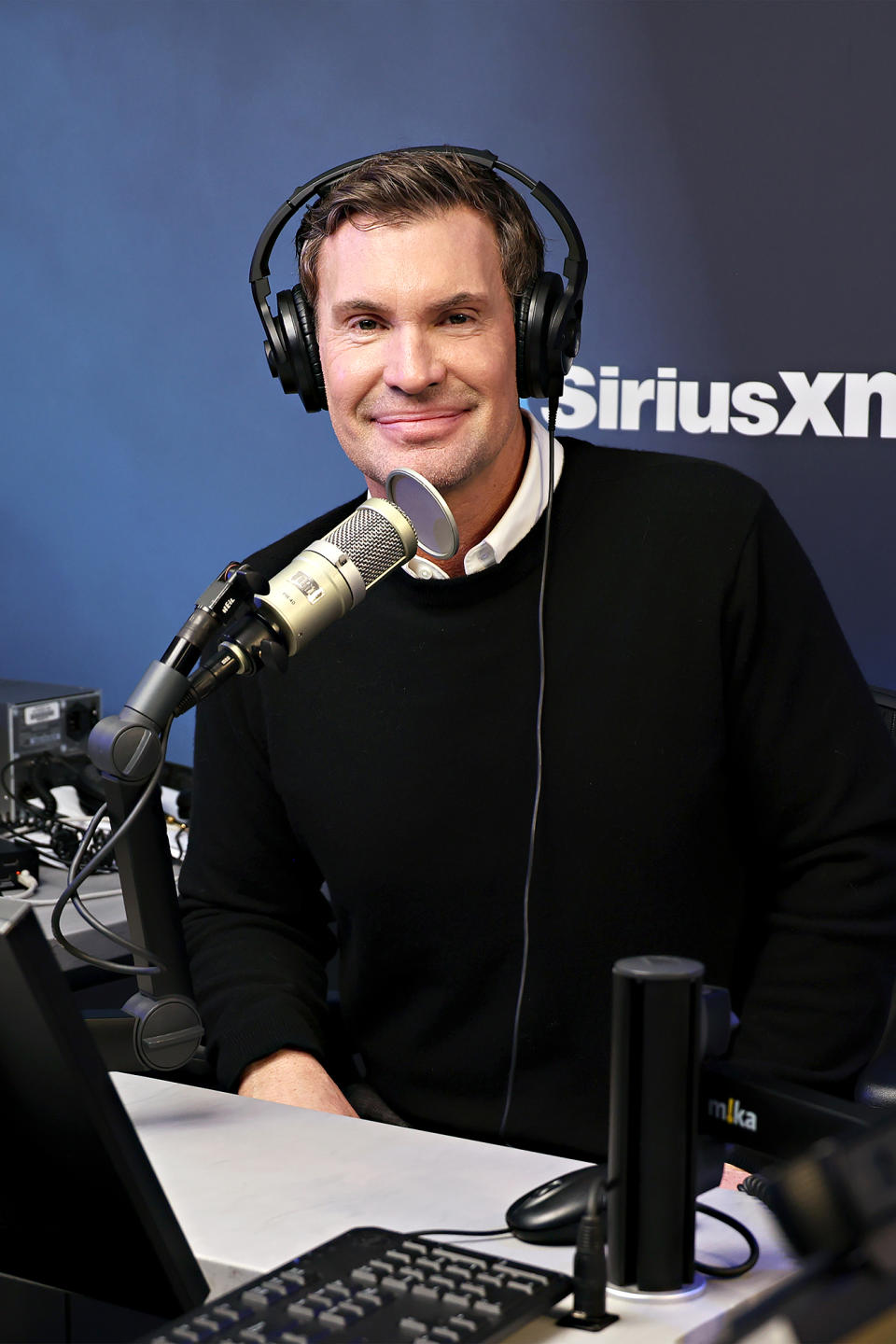 Bravo’s Jeff Lewis Calls Out ‘RHOBH’ Star Sutton Stracke for Eye ‘Infection’: ‘Sick as a Dog’