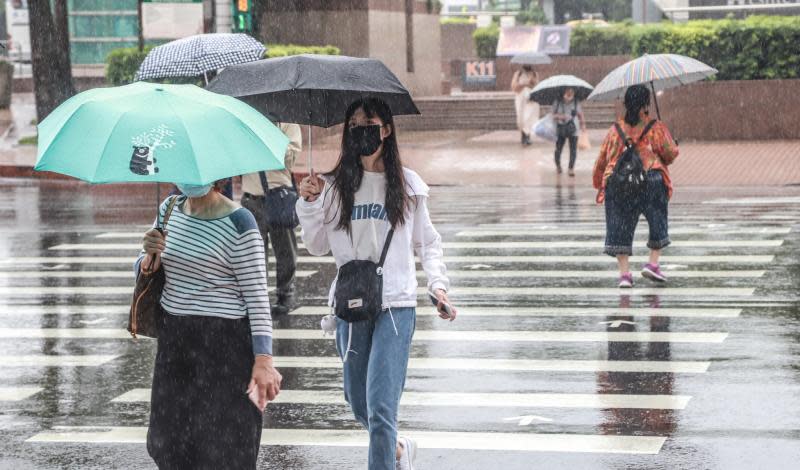 ▲氣象專家吳德榮在氣象專欄《三立準氣象· 老大洩天機》貼文分析今起降雨影響範圍。（圖／NOWnews資料照）