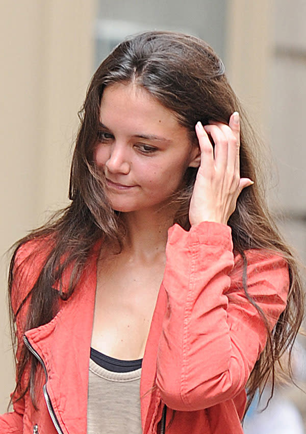 Is Katie Holmes’ Divorce From Tom Cruise Giving Her Grey Hair? Vote