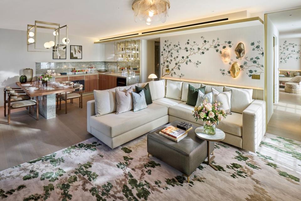 The Hanover Suite Living Room at the Mandarin Oriental Mayfair (Mandarin Oriental Mayfair)