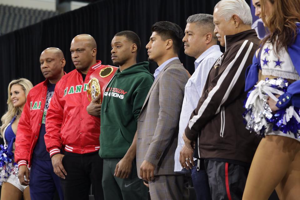 Errol Spence and Mikey Garcia face off on Saturday for Spence's IBF welterweight title belt. (Jason Janik/Fox Sports)