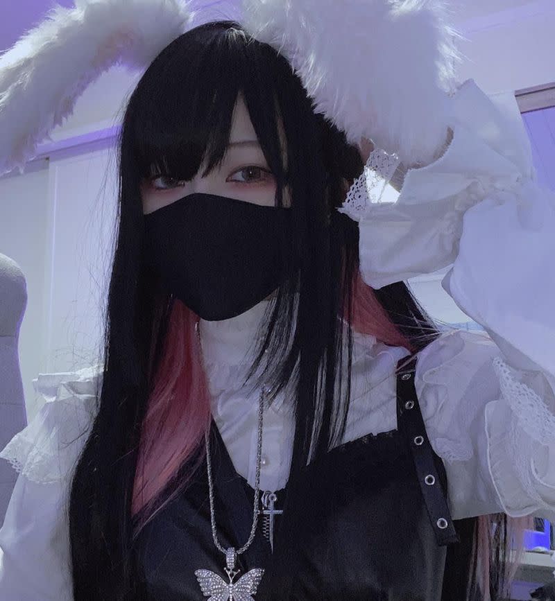 ▲Coser「御伽樒」平時雖然走帥氣風格，但也能簡單駕馭可愛系的Cosplay服裝。（圖／IG@otogi.shikimi）