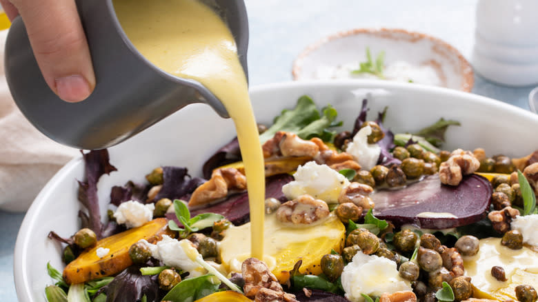 Salad dressing with beets and capers