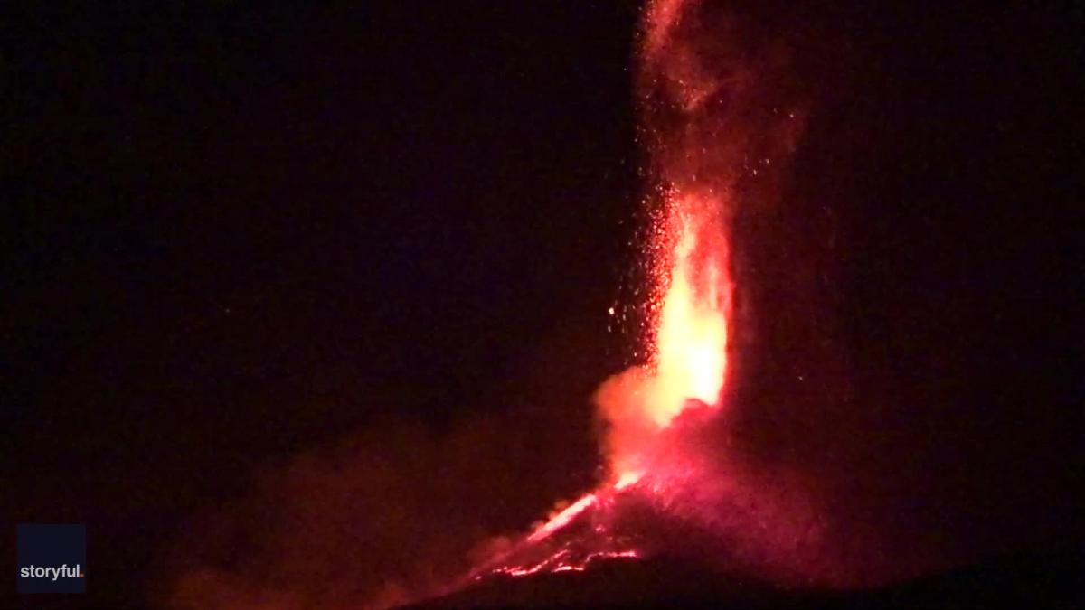 Footage Captures Night-Time Glow of Etna Eruption photo