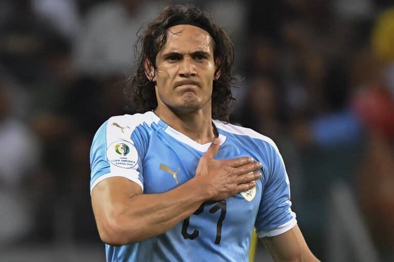 Edinson Cavani, con el corazón siempre en la Celeste de Uruguay; este jueves dijo adiós