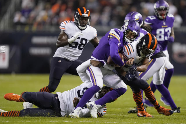 Cousins Throws for 2 Touchdowns as Vikings Beat Bears 17-9 - Bloomberg