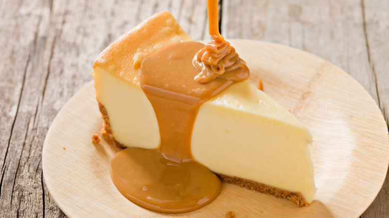 Cheesecake covered in caramel