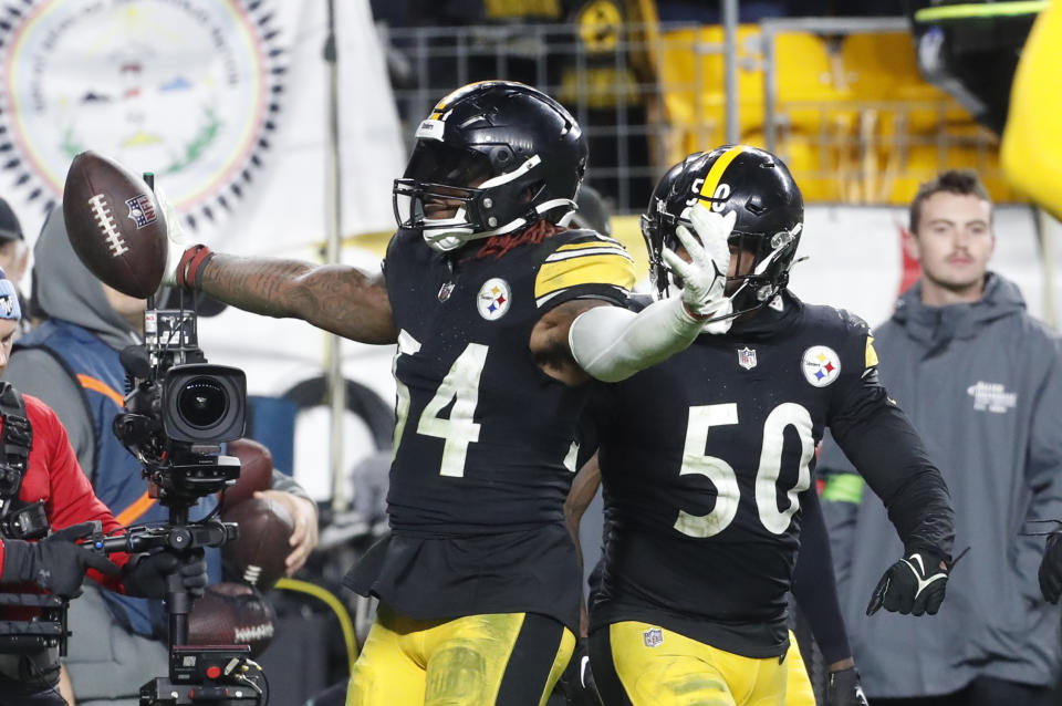 Nov 2, 2023; Pittsburgh, Pennsylvania, USA; Pittsburgh Steelers linebacker Kwon Alexander (54) reacts after making an interception in the end zone against the <a class="link " href="https://sports.yahoo.com/nfl/teams/tennessee/" data-i13n="sec:content-canvas;subsec:anchor_text;elm:context_link" data-ylk="slk:Tennessee Titans;sec:content-canvas;subsec:anchor_text;elm:context_link;itc:0">Tennessee Titans</a> at Acrisure Stadium. Pittsburgh won 20-16. Mandatory Credit: Charles LeClaire-USA TODAY Sports