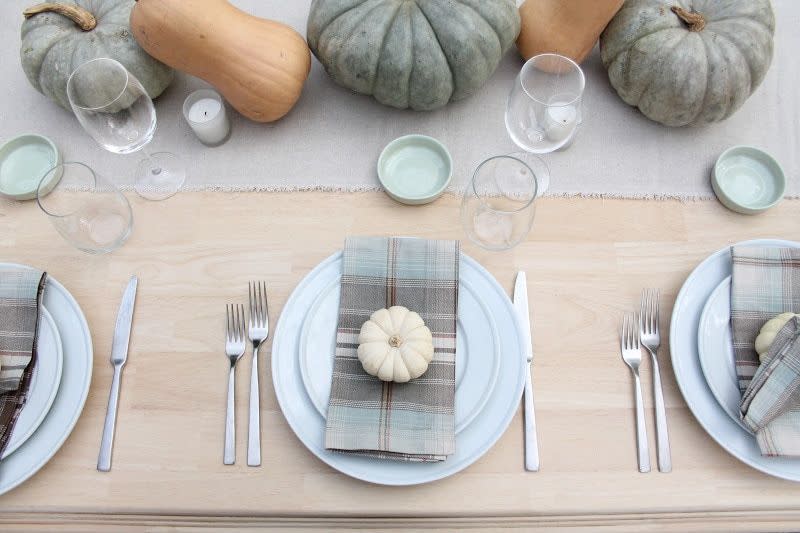 Give These 15 Surprising Color Combos a Chance This Thanksgiving