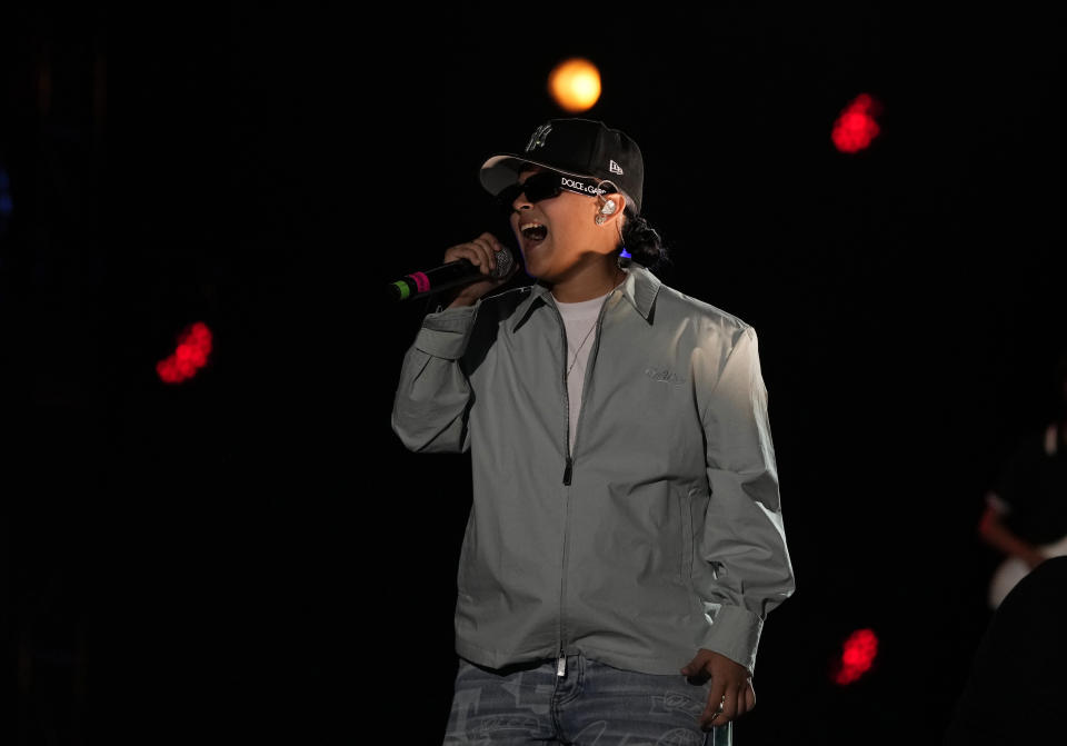 La cantante estadounidense Yahritza Martinez en su concierto en el segundo día del festival Arre en la Ciudad de México el domingo 10 de septiembre de 2023. (Foto AP/Fernando Llano)