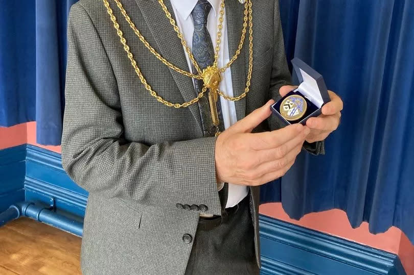 Mayor Beasant with the winner medal