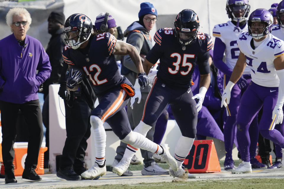 Chicago Bears wide receiver Velus Jones Jr. (12) runs up field during a 42-yard touchdown run in the first half of an NFL football game against the Minnesota Vikings, Sunday, Jan. 8, 2023, in Chicago. (AP Photo/Nam Y. Huh)