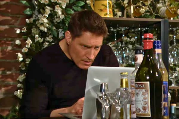 After Ridge leaves, Deacon knows he has to get to the bottom of this mystery. He grabs the computer and wants to look at the emails, but there’s nothing.