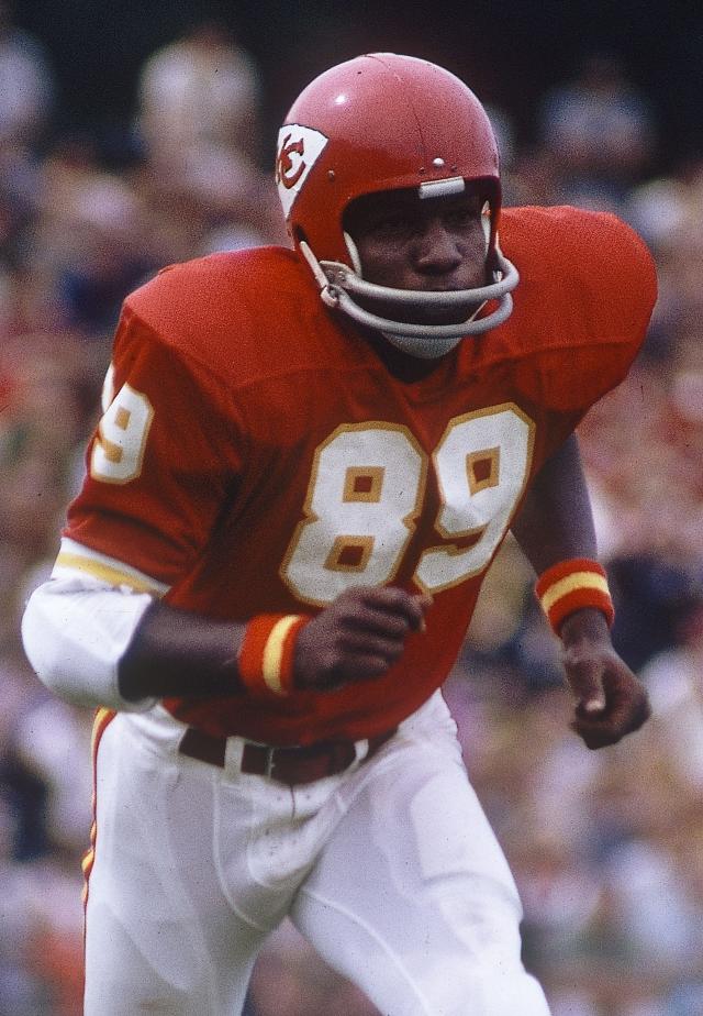 Otis Taylor, former Chiefs receiver, dies at 80 following battle with  Parkinson's