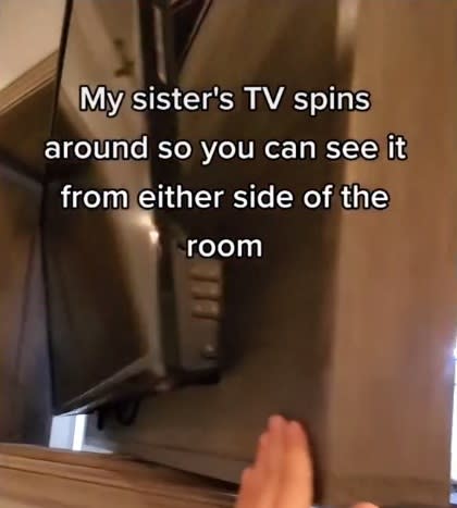 Una TV giratoria entre habitaciones. (Tik Tok/riley.lh)