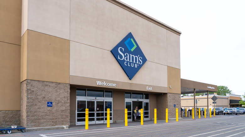 front of Sam's Club store