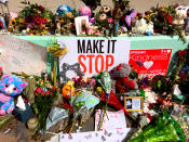 <p>A makeshift memorial for Marjory Stoneman Douglas High School shooting victims in Pine Trail Park in Parkland, Fla., Feb.19, 2018 (Photo: Mindy Katzman/Yahoo News) </p>