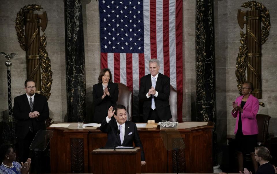 南韓總統尹錫悅27日在美國國會發表演說，獲得全場議員23次起立鼓掌。路透社