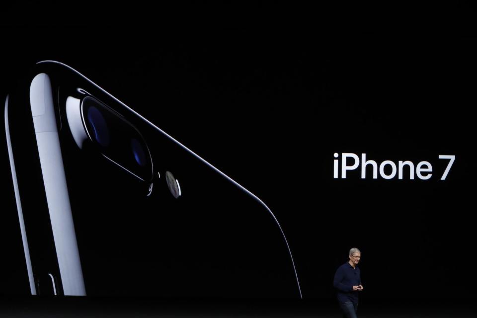 Apple CEO Tim Cook announces the new Apple iPhone 7 during a launch event on September 7, 2016 in San Francisco, California: Stephen Lam/Getty Images