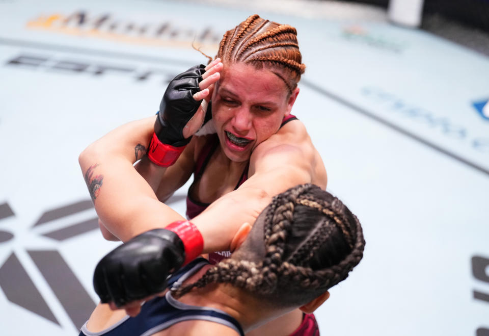 LAS VEGAS, NEVADA – SEPTEMBER 12: (L-R) Julia Polastri of Brazil and Patricia Alujas of Paraguay trade punches in a strawweight fight during Dana White’s Contender Series season seven, week six at UFC APEX on September 12, 2023 in Las Vegas, Nevada. (Photo by Chris Unger/Zuffa LLC via Getty Images)