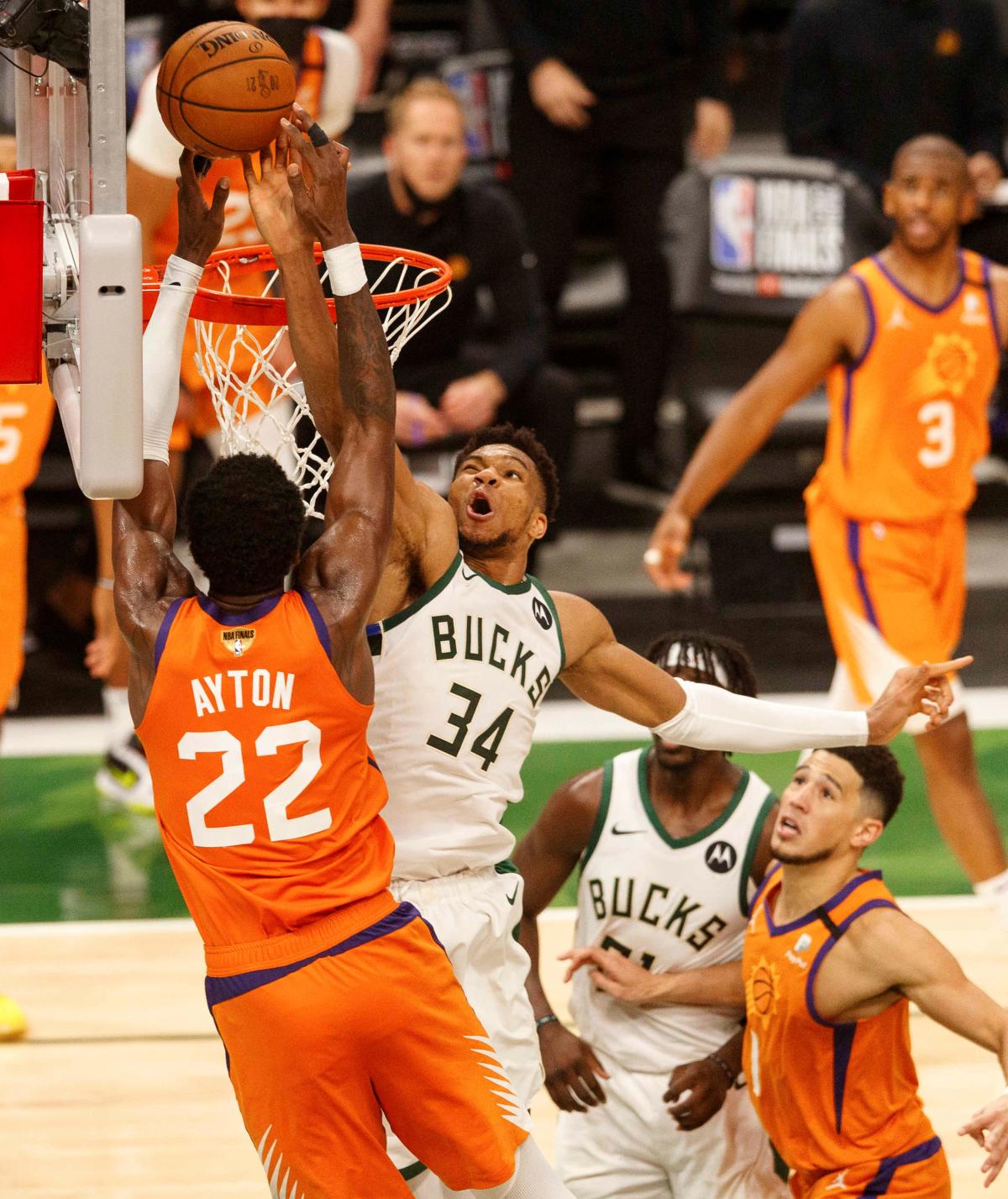 Giannis Antetokounmpos Dramatic Block Of Deandre Ayton Helps Bucks Win Game 4 Of Nba Finals