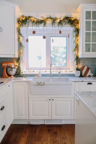 <p><a href="https://thegingerhome.com/a-pink-gingerbread-christmas-home-tour/" data-component="link" data-source="inlineLink" data-type="externalLink" data-ordinal="1" rel="nofollow">The Ginger Home</a></p>