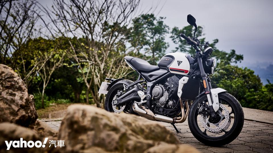 2021 Triumph Trident 660盡顯凱旋本色！入門三缸依舊樂趣十足！