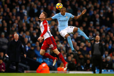 Soccer Football - Premier League - Manchester City vs West Bromwich Albion - Etihad Stadium, Manchester, Britain - January 31, 2018 Manchester City's Fernandinho in action with West Bromwich Albion's Sam Field REUTERS/Phil Noble