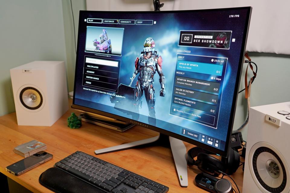 <p>Alienware 32 4K QD-OLED gaming monitor playing Halo Infinite</p>
