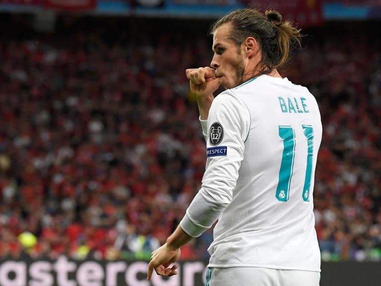 Gareth Bale to wait for new Real Madrid boss before deciding future but could stay if Manchester United don’t move