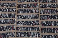 <p>Altre foto del cimitero delle Volkswagen (Foto: Lucy Nicholson / Reuters) </p>