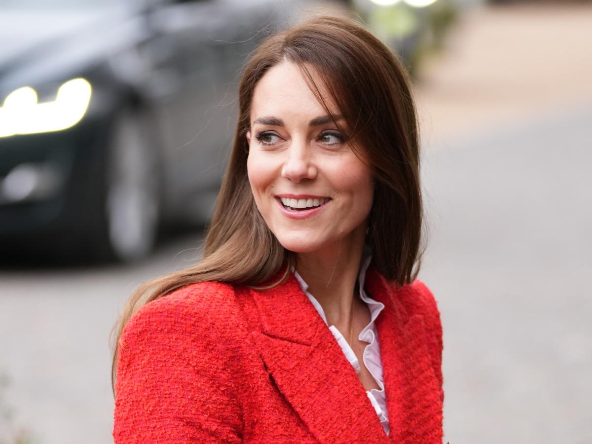 👜 Unveiling Kate Middleton Handbags - Which One Costs The Most? 😮 