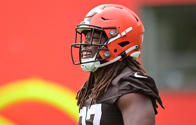 Browns' Kareem Hunt suggested as another Saints RB trade target