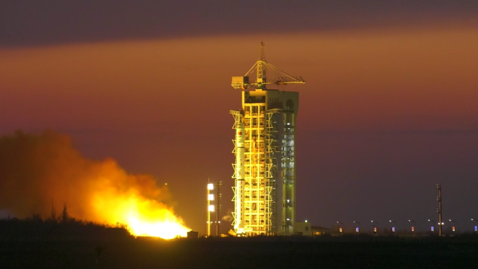 國防部也預告中共明日將在酒泉衛星基地發射衛星火箭並穿越我防空識別區（示意圖）。   圖：新華網