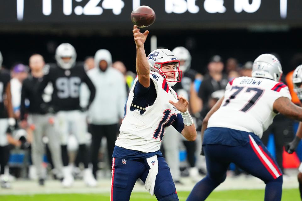 NFL Week 7 picks and predictions weigh in on Sunday's Buffalo Bills vs. New England Patriots game.
