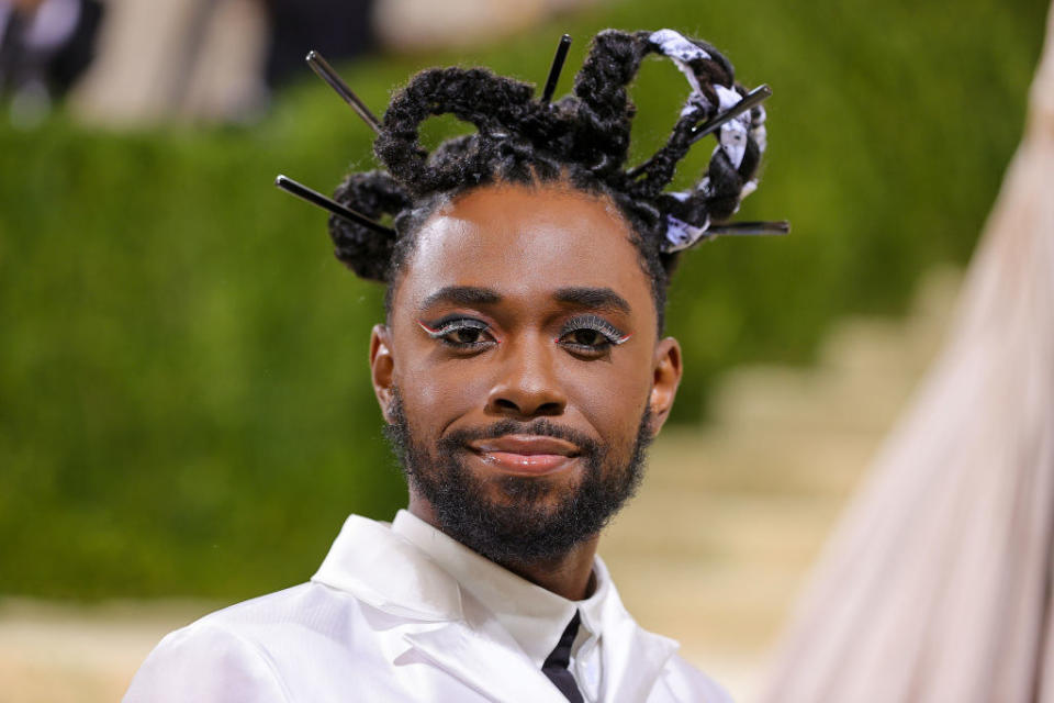 As you all know, men tend to be boring and basic with their Met Gala looks. But clearly, that's not Lazarus's style (and we are ever so grateful). The chef and entrepreneur was the picture of glamour with a white winged liner look and braided hair.