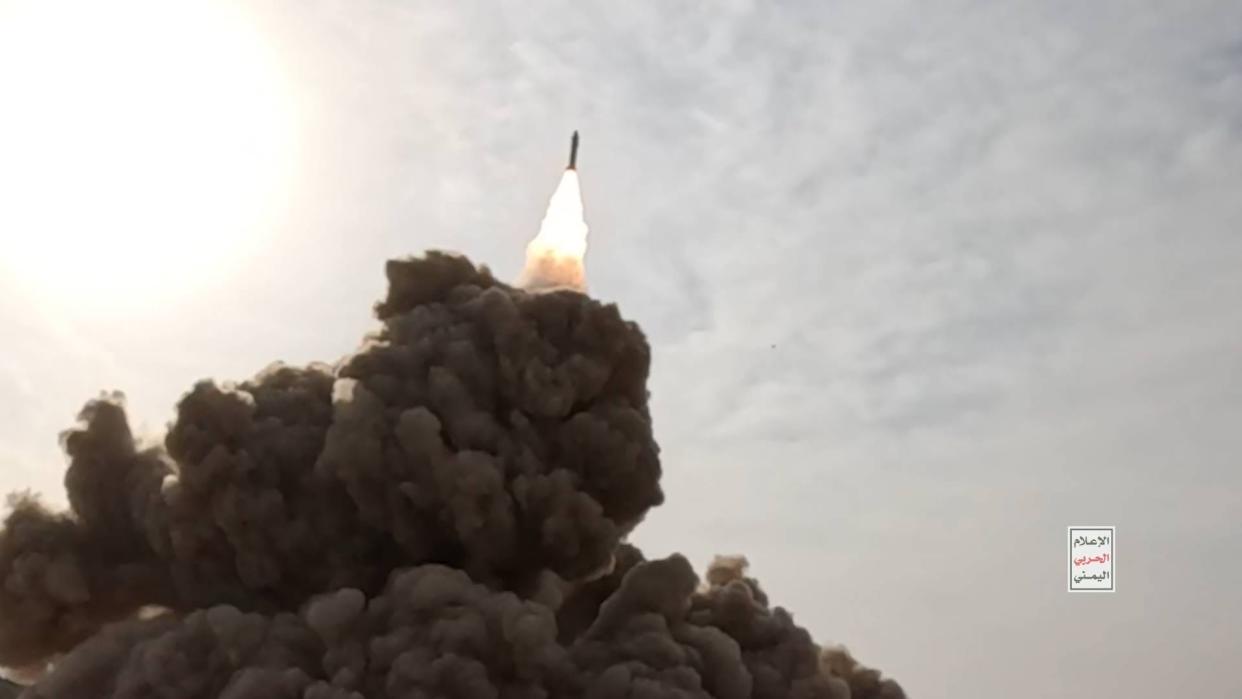 Footage of the purported "Hatem-2" launch, which the Houthis called a "homemade hypersonic missile."