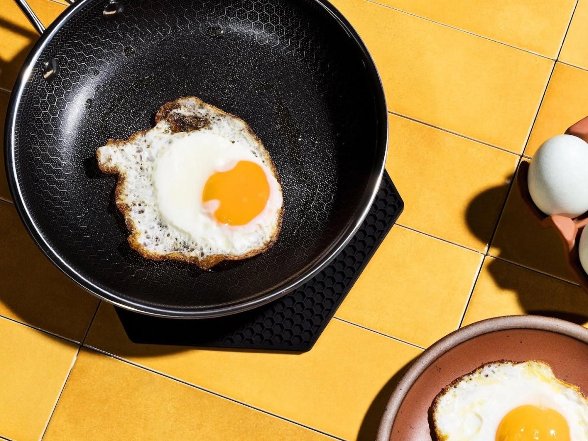 Oprah and Gordon Ramsay adore this hybrid cookware that's over 30