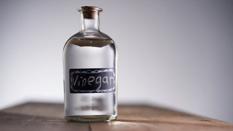 bottle of white vinegar