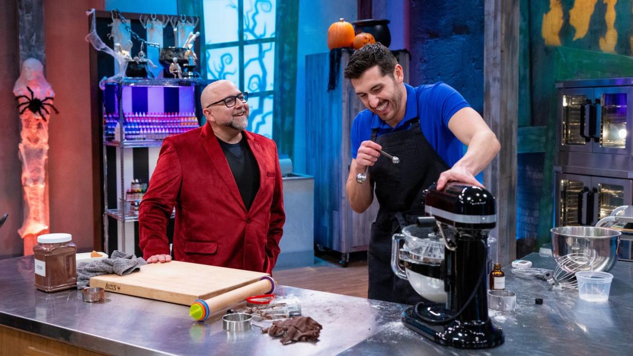 host duff goldman interacts with contestant victor carlesi, as seen on halloween cookie challenge, season 2