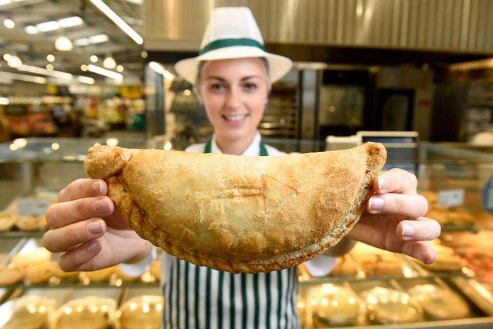 The handy arrow that shows you which direction to eat the pasty (Morrisons)