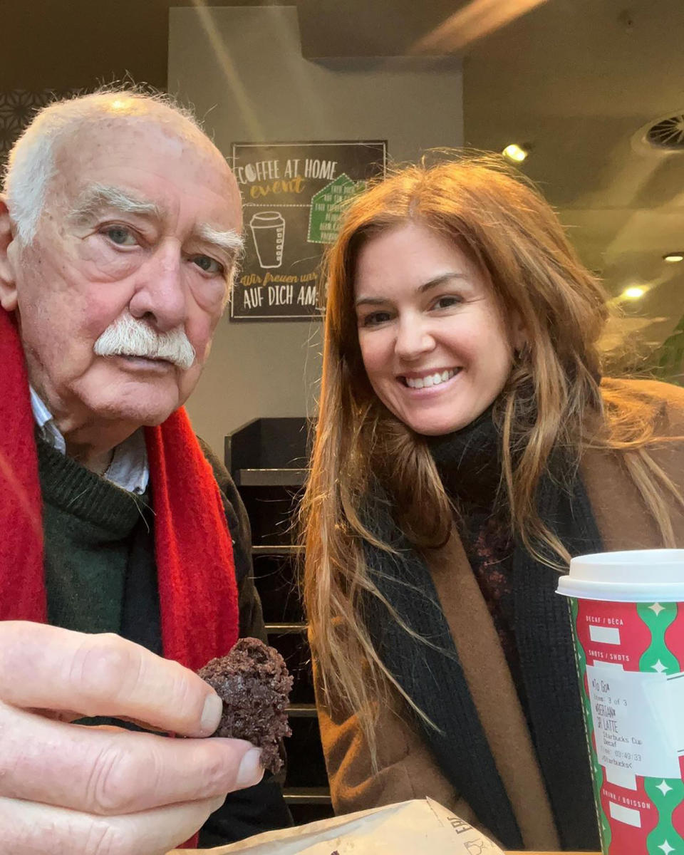 Former Home and Away star Isla Fisher has taken to Instagram to announce the shock loss of her 'best friend' and father. Photo: Instagram/Isla Fisher