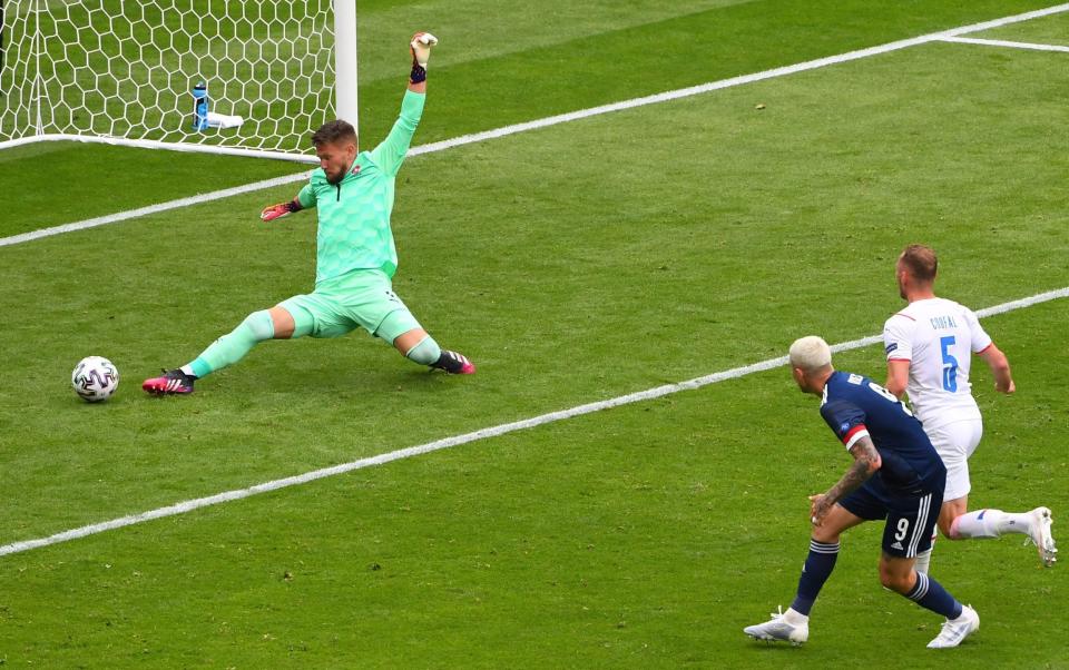 Scotland striker Lyndon Dykes forces a save from Czech Republic goalkeeper Tomas Vaclik - GETTY IMAGES