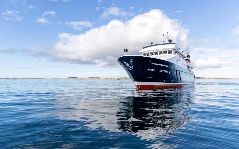 The Hanse Explorer superyacht - Saskia Coulson and Colin Tennant / EYOS