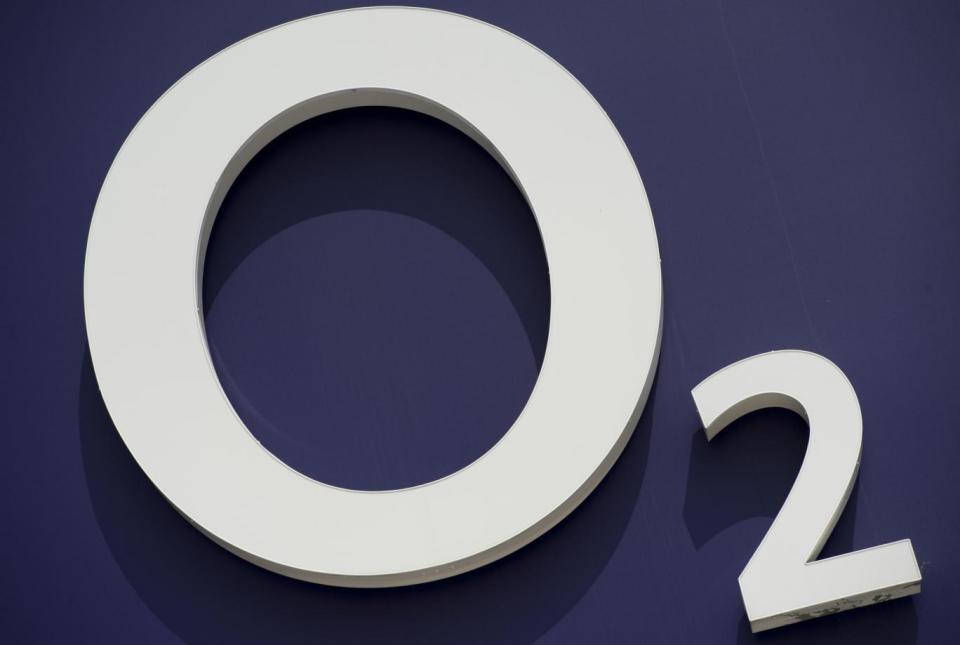 O2 will be involved in the project to track people's movements (JOHN MACDOUGALL/Getty)