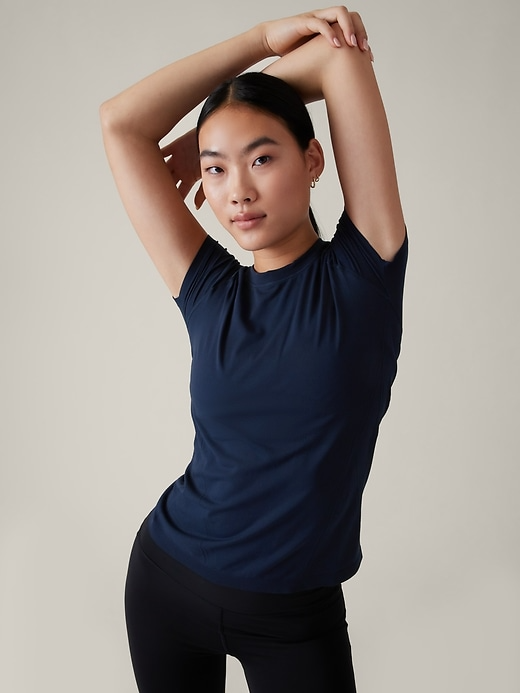 Athleta Momentum Seamless Tee